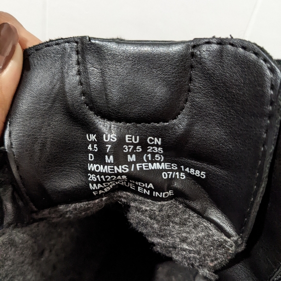 Clarks Women's Boots, Size 7 - Picture 4 of 5